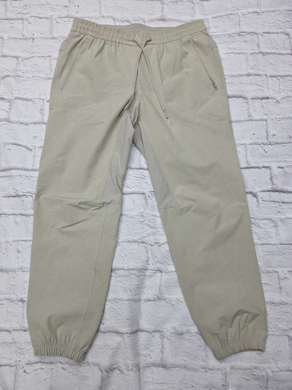 Lululemon License To Train Joggers Mens Sz Medium 33x28 Trench Beige Drawstring